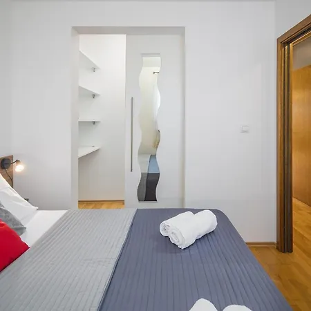 Urban Premium (adults Only) *